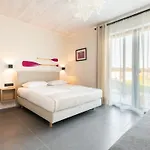 Loox Ostrovo- Boutique House-noclegi Nad Morzem 公寓