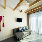 Apartment Loox Ostrovo- Boutique House-noclegi Nad Morzem