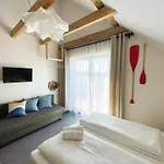 Lejlighed Loox Ostrovo- Boutique House-noclegi Nad Morzem