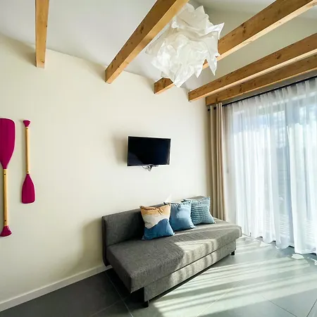 Appartamento Loox Ostrovo- Boutique House-noclegi Nad Morzem