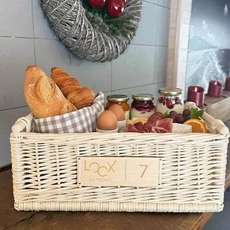 Loox Ostrovo- Boutique House-noclegi Nad Morzem *